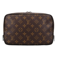 Louis Vuitton Clutch Bag in Brown