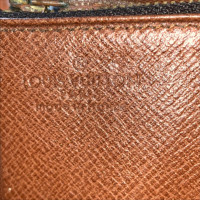 Louis Vuitton Täschchen/Portemonnaie in Braun