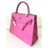 Hermès Kelly Bag 32 en Cuir en Rose/pink