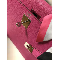 Hermès Kelly Bag 32 aus Leder in Rosa / Pink