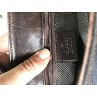 Gucci Handtasche aus Leder in Braun