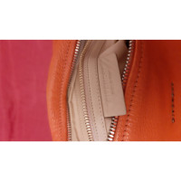 Givenchy Umhängetasche aus Leder in Orange