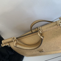 Dolce & Gabbana Handtasche aus Leder in Gold