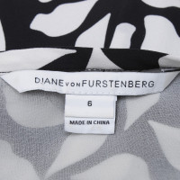 Diane Von Furstenberg Robe en soie avec motif graphique