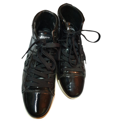 Dolce & Gabbana Sneakers aus Lackleder in Schwarz