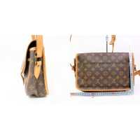 Louis Vuitton Shoulder bag Canvas in Brown