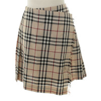 Burberry Wrap-around skirt with Nova check pattern