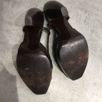 Fendi Sandalen aus Lackleder in Braun