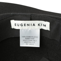Eugenia Kim Hut mit Lederband