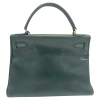 Hermès Kelly Bag 28 in Pelle in Verde