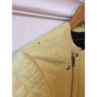 Balenciaga Jacke/Mantel aus Leder in Gelb