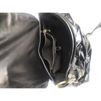 Car Shoe Handtasche aus Lackleder in Schwarz