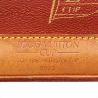 Louis Vuitton Umhängetasche in Braun