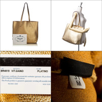 Prada Tote Bag aus Leder in Gold