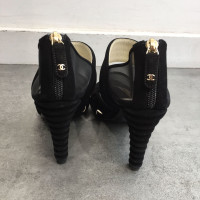 Chanel Sandalen aus Wildleder in Schwarz