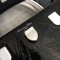 Christian Dior Umhängetasche aus Lackleder in Schwarz