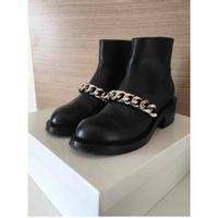 Givenchy Stivaletti in Pelle in Nero