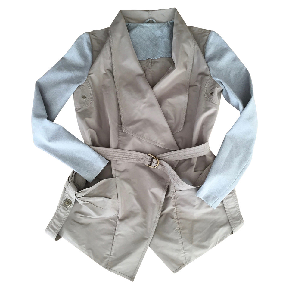 Brunello Cucinelli veste de printemps en taupe et gris