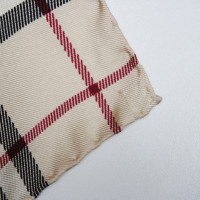 Burberry Scarf/Shawl Silk in Red