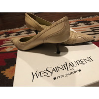 Yves Saint Laurent Pumps/Peeptoes aus Leder in Gelb