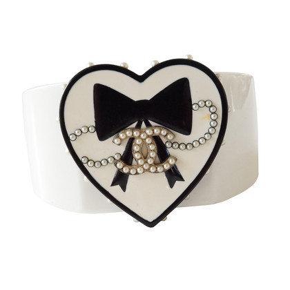 Chanel Valentin coeur & perle Bracelet
