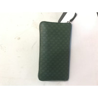 Gucci Täschchen/Portemonnaie aus Leder in Grün