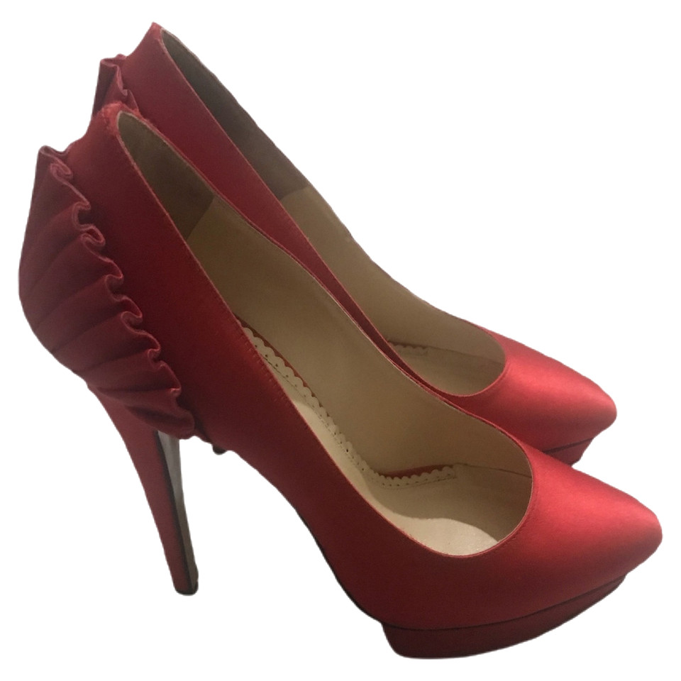 Charlotte Olympia Pumps/Peeptoes aus Canvas in Rot