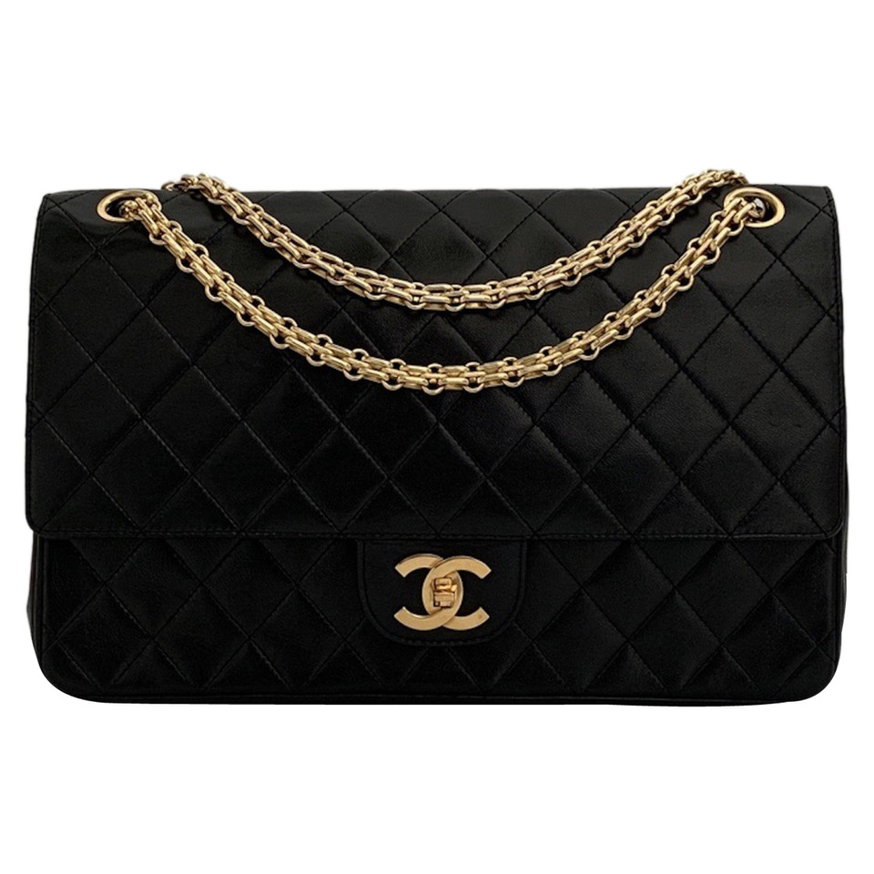 Chanel Classic Flap Bag in Pelle in Nero