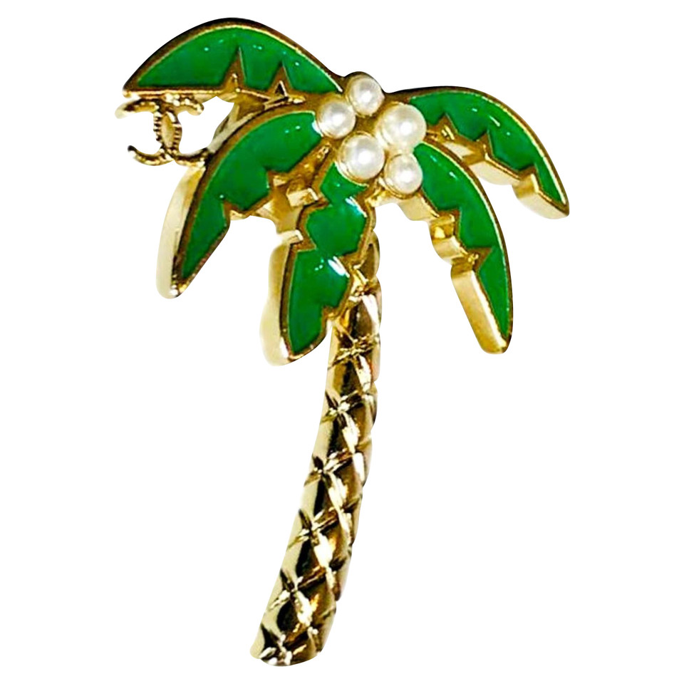 Chanel Brooch in Gold