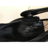 Louis Vuitton Pumps/Peeptoes aus Wildleder in Schwarz