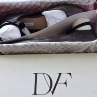 Diane Von Furstenberg Slippers/Ballerinas Leather in Grey