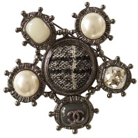 Chanel Broche met kralen en cabochons 