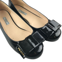 Prada Slipper/Ballerinas aus Leder in Schwarz