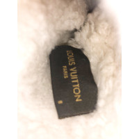 Louis Vuitton Handschoenen Leer in Bruin