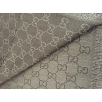 Gucci Echarpe/Foulard en Laine en Gris