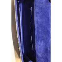 Yves Saint Laurent Belle de Jour Clutch in Pelle verniciata in Blu