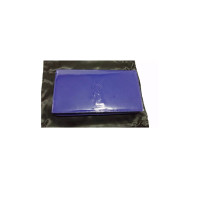 Yves Saint Laurent Belle de Jour Clutch aus Lackleder in Blau