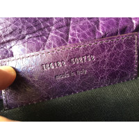 Balenciaga Clutch aus Leder in Violett