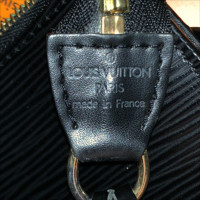 Louis Vuitton Pochette in Black