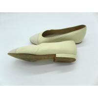 Chanel Slippers/Ballerinas Leather in Cream