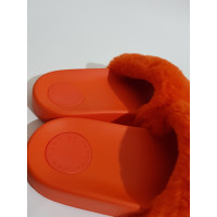 Marc By Marc Jacobs Sandali in Pelliccia in Arancio