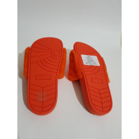 Marc By Marc Jacobs Sandalen aus Pelz in Orange