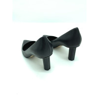 Salvatore Ferragamo Pumps/Peeptoes Leer in Zwart