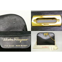 Salvatore Ferragamo Shoulder bag Leather in Gold