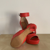 Givenchy Sandalen aus Leder in Rot