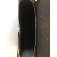 Armani Umhängetasche aus Leder in Schwarz