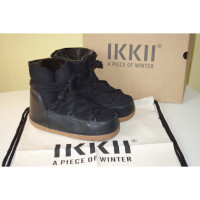 Ikkii Ankle boots Leather in Black
