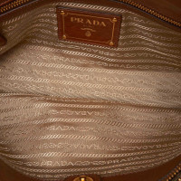 Prada Umhängetasche aus Leder in Braun