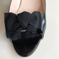 Prada Pumps/Peeptoes en Cuir en Noir