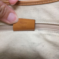 Gucci Handtasche aus Canvas in Beige